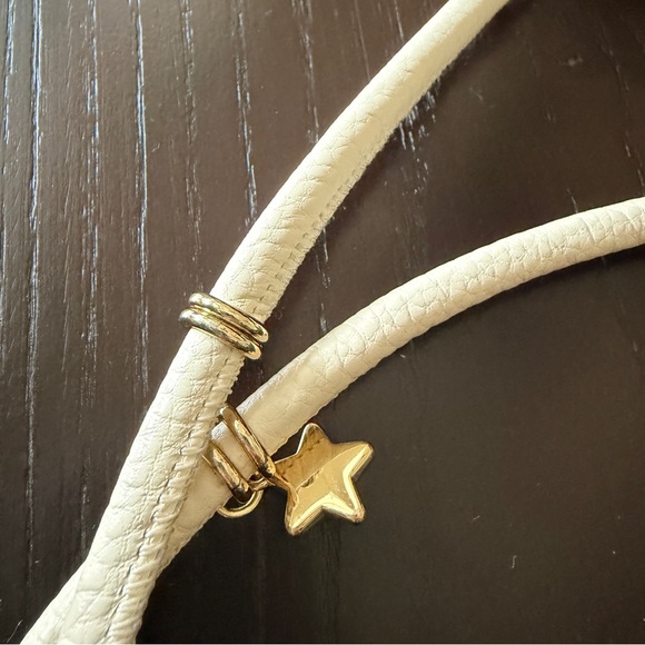 Bandolier - Reign Side Slot Leather Phone Case & Crossbody Strap iPhone 15Pro - Picture 5 of 8